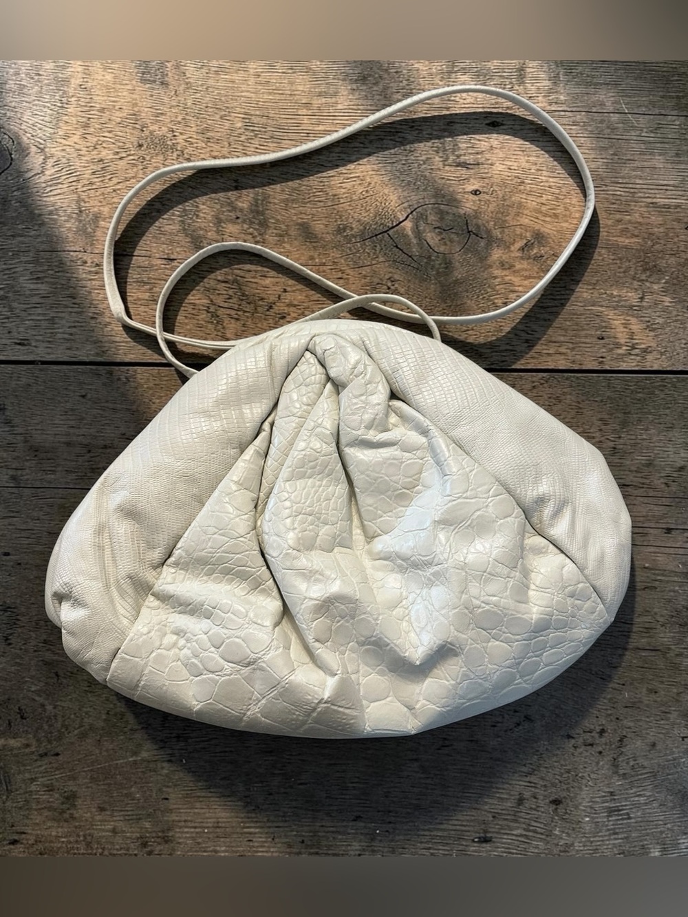Vintage 80s Leather slouchy "dumpling" style crossbody Park Avenue Int. Cream